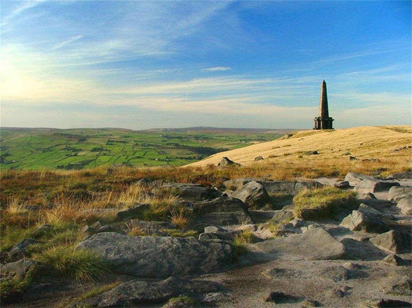 Stoodley By Loh93 at English Wikipedia - Transferred from en.wikipedia to Commons by Lukasz Lukomski using CommonsHelper., Public Domain, https://commons.wikimedia.org/w/index.php?curid=9433440. Stoodley Pike | Top 10 Things to do in the South Pennines